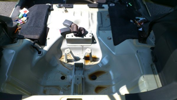 シートのシミ汚れを洗浄クリーニング 車内クリーニング